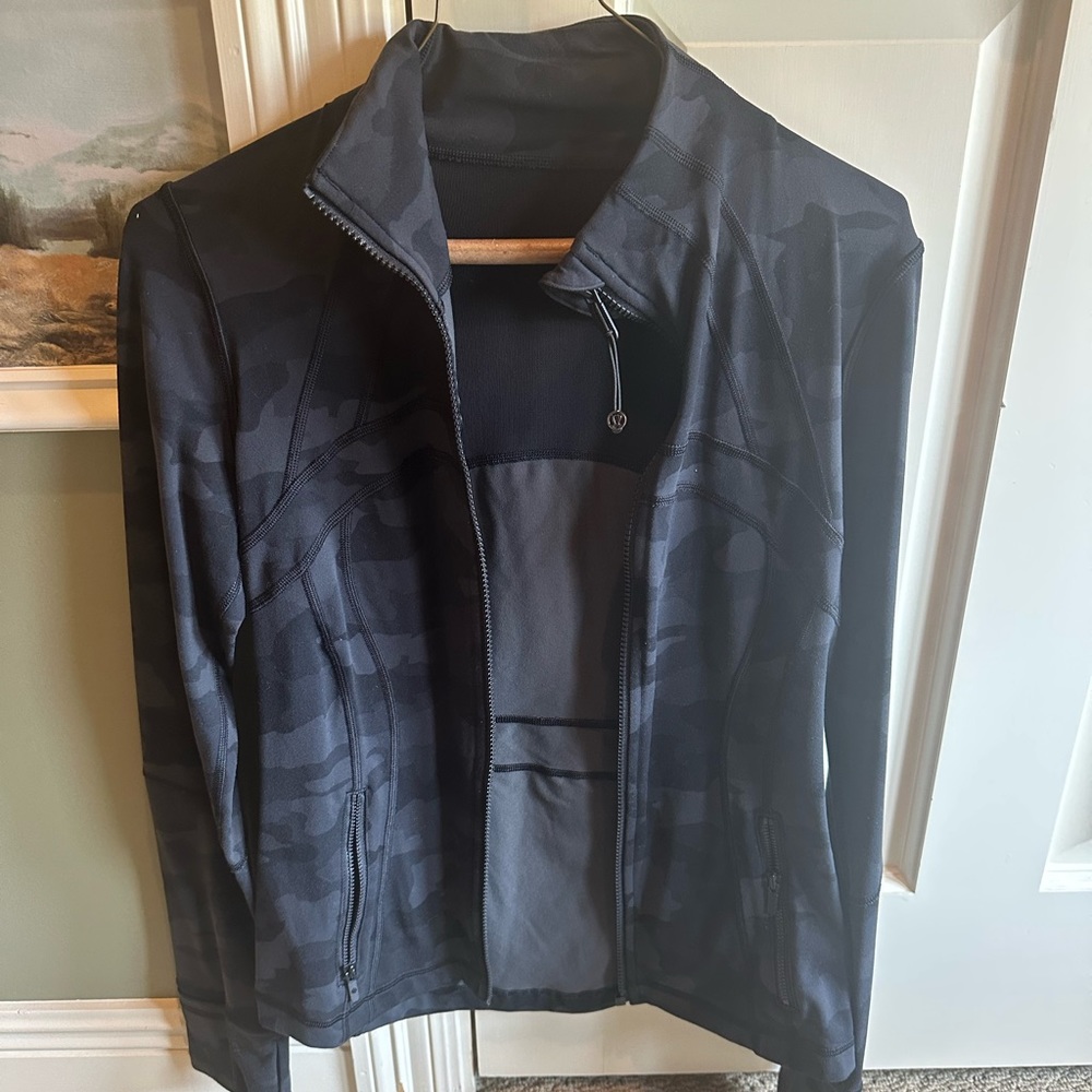 Barely worn, Lululemon black, camouflage, define jacket!